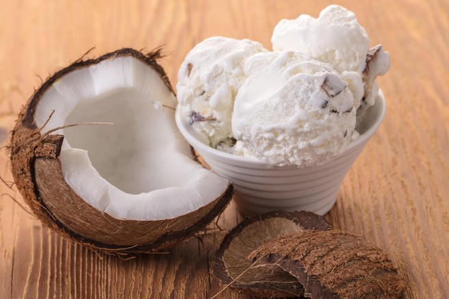 Sladoled piña colada iz samo 3 sestavin (in pripravljen v 5 minutah!)