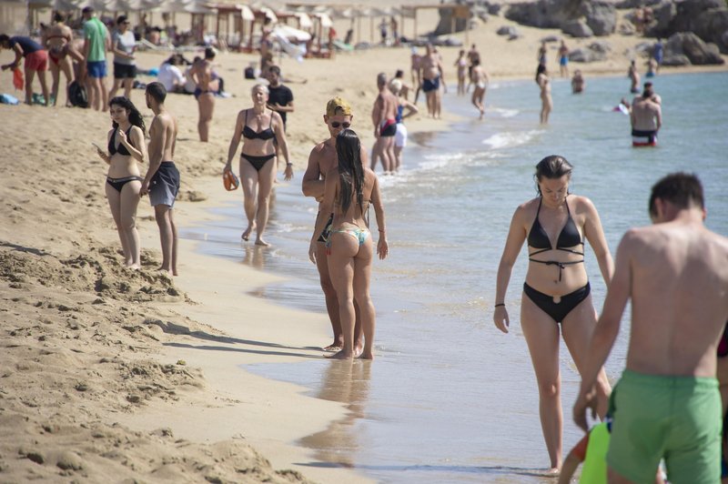 Nič več TEGA na plaži! Hrvati so sprejeli stroge ukrepe proti pogostemu početju (foto: Profimedia)