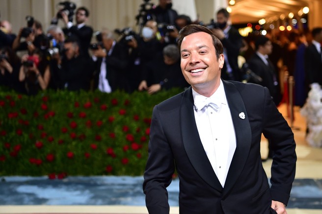 Jimmy Fallon s hčerkama pripravil sadno solato: "To je najboljša stvar, ki sem jo kadarkoli jedel!"