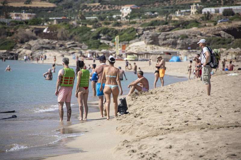 Pozor, tatovi na delu! Na hrvaških plažah opažajo povečano število kraj (foto: Profimedia)