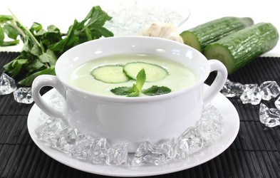 Kako pripraviti hladno kumarično juho? (recept)