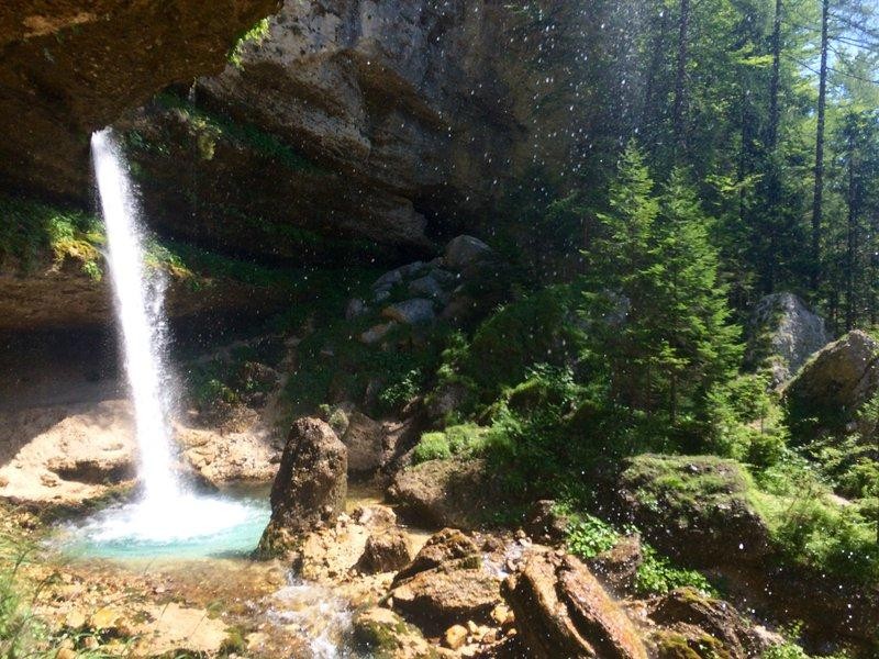 Na sliki: slap Peričnik (Mojstrana) Si tudi med tednom vzamete kaj časa, da se odpravite ven, ali to storite šele …