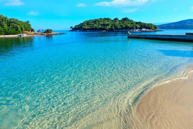 Ne, to ni še ena hrvaška plaža! Uganete, kje se nahaja ta raj?