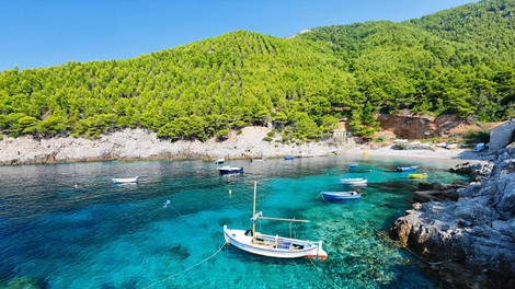 Na katerem hrvaškem otoku se skrivajo takšni sanjski zalivi – ste jih že odkrili?