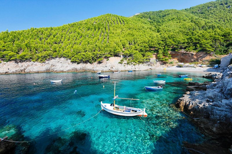 Na katerem hrvaškem otoku se skrivajo takšni sanjski zalivi – ste jih že odkrili? (foto: Profimedia)