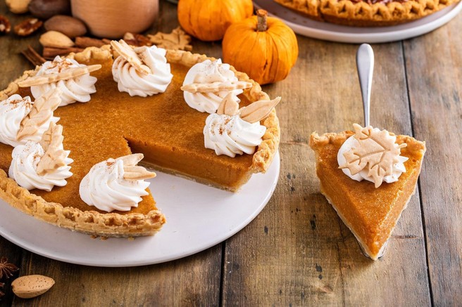 Začnite jesen kot se spodobi! Recept za "pumpkin spice" kavno pecivo in domača mešanica "pumpkin spice" začimb