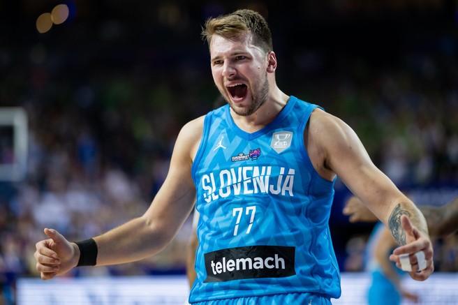 Oboževalci trepetajo zaradi Dončićevega zvitega gležnja, bo košarkarski as še lahko zaigral na EuroBasketu?