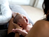V 13 minutah lahko uspavate jokajočega dojenčka, pravijo raziskovalci - in tehnika je zelo preprosta