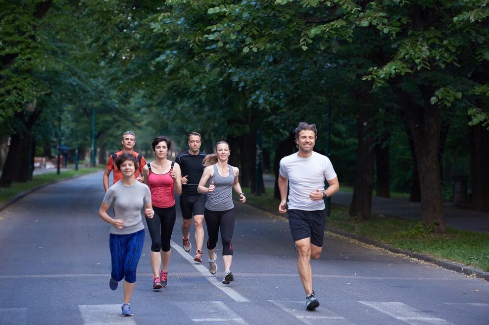 Poskusili smo oboje: tek v tekaški skupini in priprave na maraton. Kaj je boljše? (foto: Profimedia)