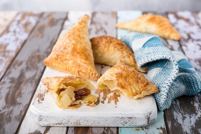 RECEPT: V 3 korakih do slastnih jabolčnih žepkov!