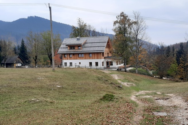 Ideja za lahkoten izlet, ki ga zmore vsak: pohod do koče na Uskovnici
