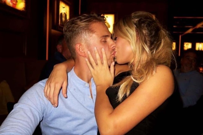 Raziskava, ki so jo naredili na Nizozemskem, je pokazala, da okoli 15 odstotkov poročenih žensk vsaj enkrat prevara moža, medtem ko približno 20 odstotkov moških stori enako. Vzroki za varanje so med drugim večkrat priložnost, moč ter kratkoročno zadovoljstvo.  

K več flirtanja naj bi bile dovzetnejše uspešne ženske z visokimi prihodki, saj so bolj pripravljene flirtati in uporabljati svoje ženske atribute za zapeljevanje. Temu po mnenju raziskovalcev botruje večja samozavest in bolj liberalni pogled, kar omogoča večje možnosti za varanje kot pri ženskah, ki so vzgojene v bolj tradicionalnem duhu in opravljajo nižje plačana dela. V katerih letih pa so ženske sodeč po raziskavi bolj nagnjene k varanju?