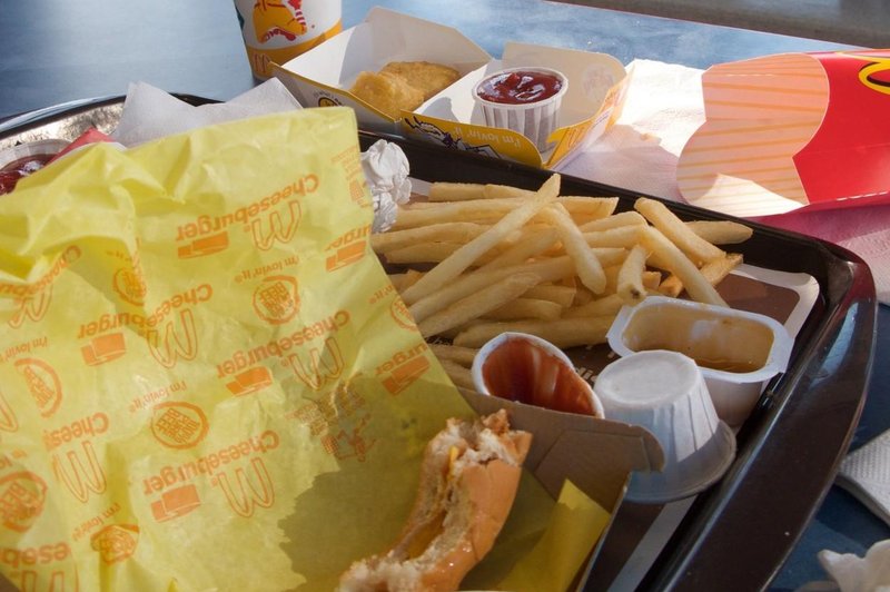 Oboževalci McDonald'sa šokirani! TO se skriva v priljubljeni SLADKO-KISLI OMAKI! (foto: Profimedia)