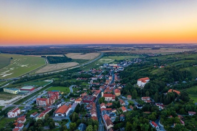 Ideja za izlet: vzpon do čudovitega gradu in sladkanje z božanskimi torticami