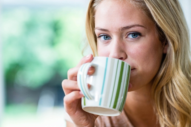 Če ste med tistimi, ki dan začnejo s skodelico čaja, boste morda naslednjič to navado malce zamaknili in čaj popili …