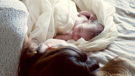Vonj novorojenčka lahko na mamice vpliva tako, pravi znanost!