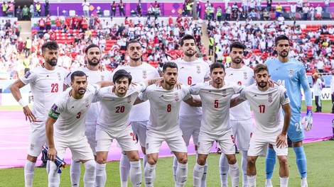 Iranski reprezentanti živijo v strahu: lastna vlada družinam nogometašev grozi z zaporom in mučenjem, vse to zaradi ... himne!