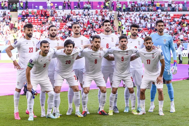 Iranski reprezentanti živijo v strahu: lastna vlada družinam nogometašev grozi z zaporom in mučenjem, vse to zaradi ... himne!