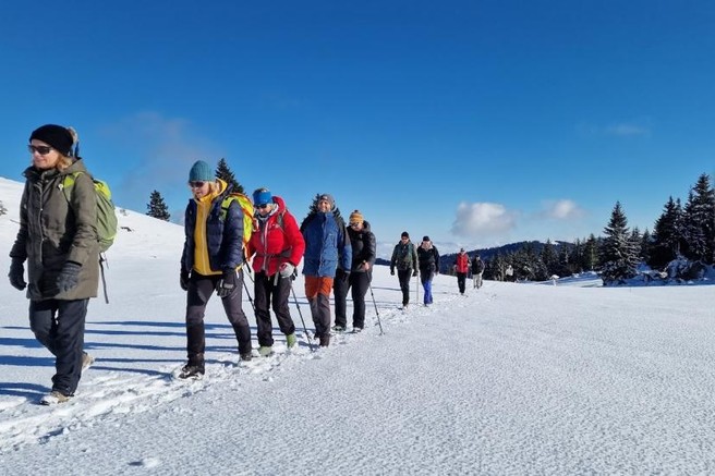 V gorah je lepo, a pozimi še toliko bolj nevarno: ne bodite nori, preberite navodila, ki vam bodo pomagala preživeti