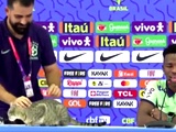 Sramota na tiskovni konferenci brazilske reprezentance: tiskovni predstavnik zagrabil mačko, potem pa ... (VIDEO)