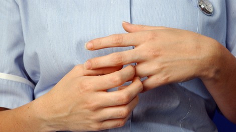 TO so zgodnji znaki artritisa, na katere morate biti pozorni!