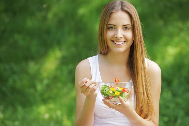 Pozabljeno živilo, ki bi ga morali uživati cel januar, da bi izničili praznične kalorije: Ta sladkasta zelenjava je odlična za vaš vitek pas in polna vitamina C