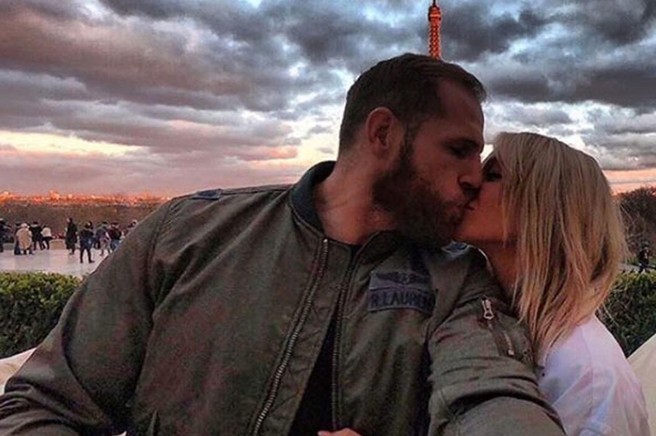 "Mož se je pretvarjal, da je vse v redu, ko pa sem predlagala odnos od zadaj ... je prišlo do katastrofe!" (iskrena izpoved)