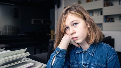 Te miti škodujejo spancu najstnikov: zato je vaš najstnik tako utrujen