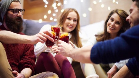 Kaj odgovoriti na nadležno vprašanje na božični zabavi: "Zakaj ne piješ alkohola?"