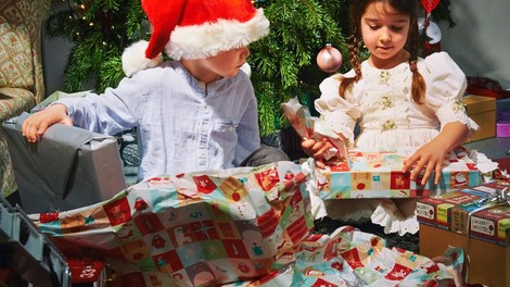 "Zato sem svojim otrokom nehala kupovati božična darila in ni mi žal"