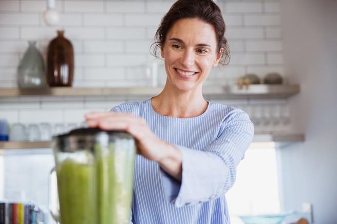 Aromatični in hranilni napitki, ki to zimo obljubljajo maksimalno hujšanje: To so najboljši smoothiji, ki vas bodo nasitili in stabilizirali vaš krvni sladkor