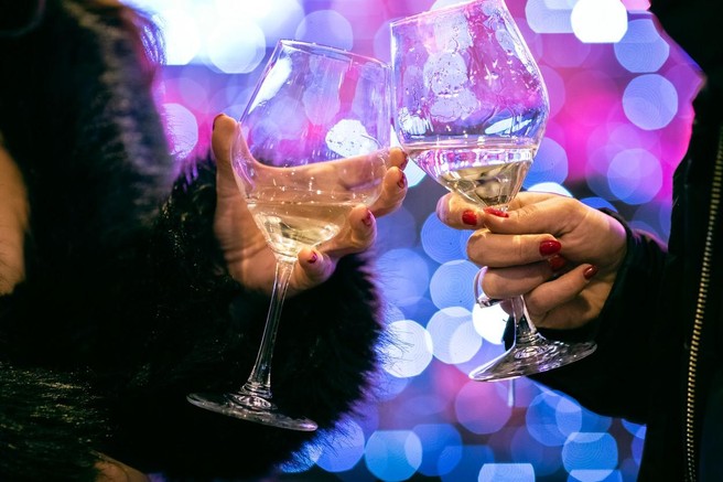 Katera alkoholna pijača je za jetra NAJMANJ škodljiva?