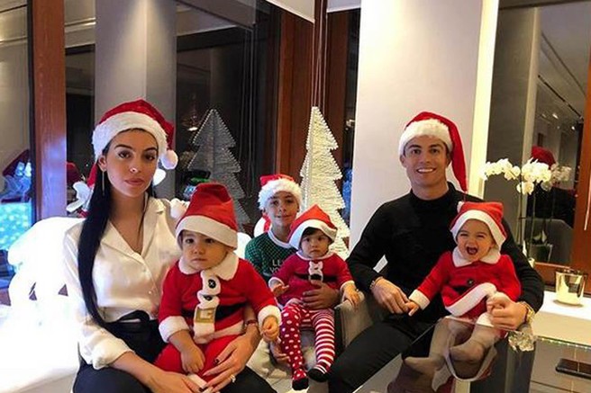 Uau! TAKŠNO razkošno darilo je Cristiano Ronaldo prejel od svojega dekleta