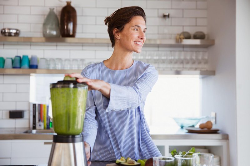 Najboljša pijača za krepitev imunosti in hujšanje: Močan zeleni sok, katerega sestavine verjetno že imate v svoji kuhinji (foto: Profimedia)