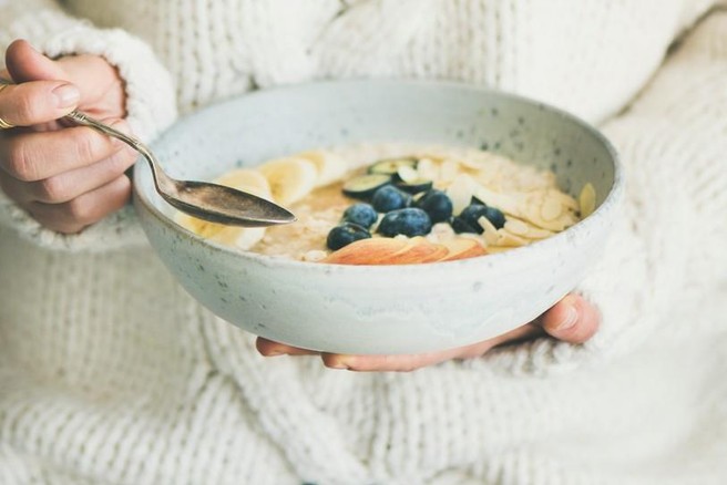 Zakaj so ovseni kosmiči odličen zajtrk? Prepričamo vas, da si jih pripravite še danes!