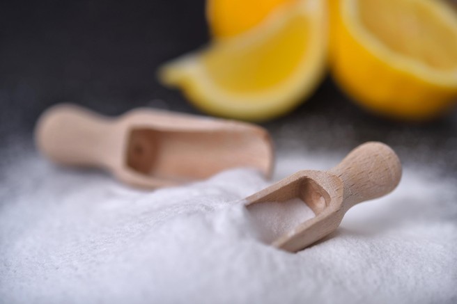 soda bikarbona in limone na mizi