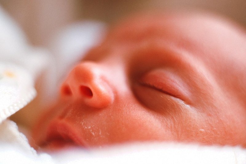 Tragedija v Rimu: med dojenjem je zaspala, dojenček pa se je zadušil (foto: Profimedia)