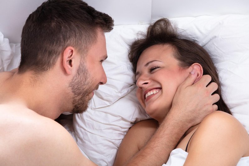 TOLIKOKRAT tedensko naj bi imeli spolne odnose, če želite izgledati mlajši (foto: Profimedia)