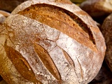 Ni vam treba mesiti testa: TO je najlažji recept za kruh iz samo 4 sestavin!