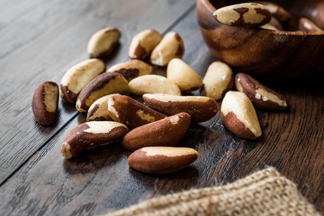 Zato NE bi smeli pojesti VEČ KOT TRI brazilske oreščke na dan!