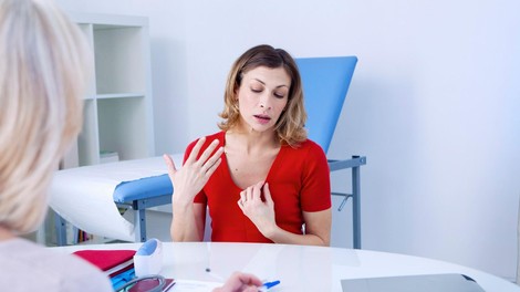 Menopavza: TAKO si lahko pomagate med vročinskimi oblivi, če ste na delovnem mestu