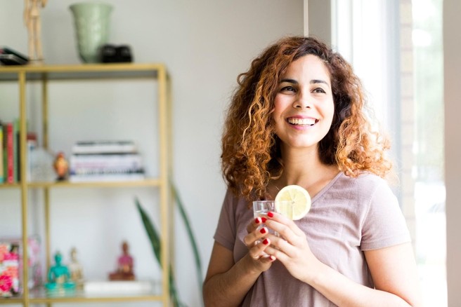 Pozabite na zaprtje in neurejeno prebavo: To so napitki, ki bodo v trenutku pospešili vaš metabolizem in uredili prebavo