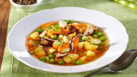 To hranljivo, protivnetno juho si pripravite, če ste zboleli (pomaga pri okrevanju)