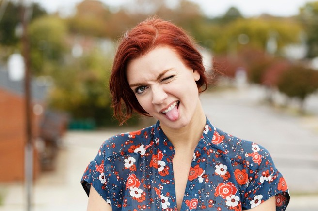 Imate na jeziku bele lise? Tu so načini, kako se jih znebite