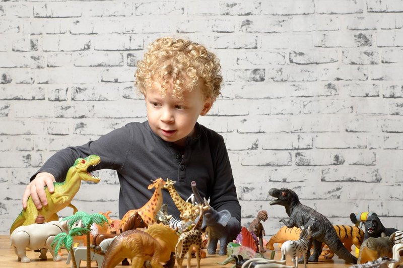 Ste otroku kupili ravno prav ali preveč igrač? TO pravi raziskava ... (foto: Profimedia)