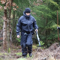 Oče zlorabljene deklice vzel usodo v svoje roke: moškega prisilil, da si izkoplje lasten grob in ... (postavil mu je ultimat)