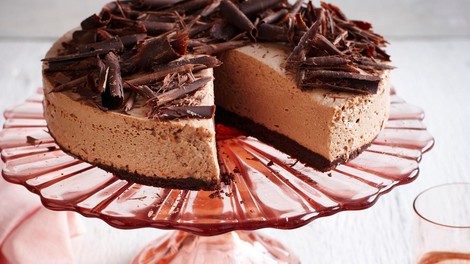 Recept za čokoladni "cheesecake", ki ga lahko postrežete tudi za veliko noč