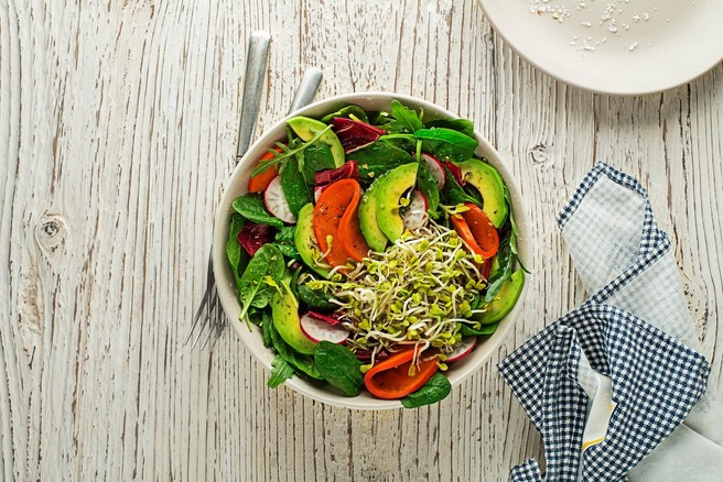 Ste že slišali za alfalfa kalčke? Povemo vam, zakaj jih uživati in kako jih lahko vzgojite sami