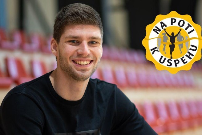 Z rokometnim vratarjem o tem, kako se spopasti s pastmi igranja na tujem: "Zbujal sem se s cmokom v grlu ..."