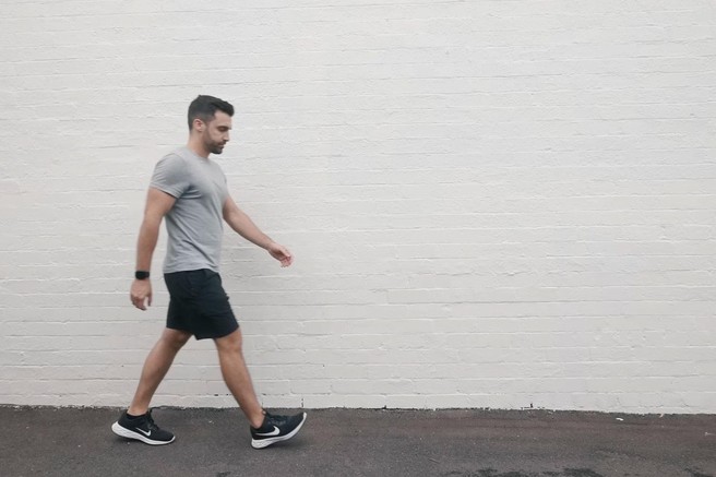 Mesec dni je vsak dan prehodil 10.000 korakov – njegova izkušnja vas bo presenetila